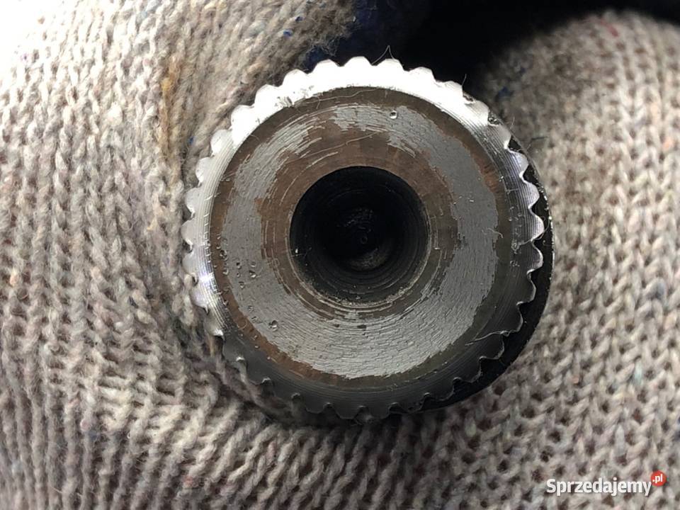 PÓŁOŚ PRAWY PRZÓD MITSUBISHI COLT VI 13 95 0212