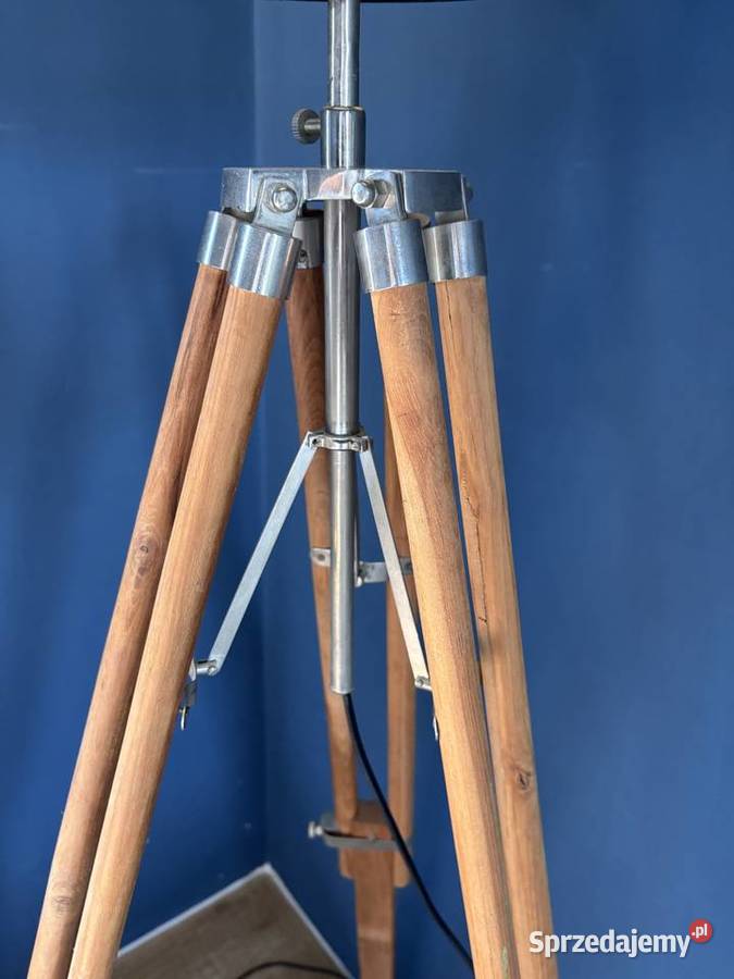 Lampa podłogowa