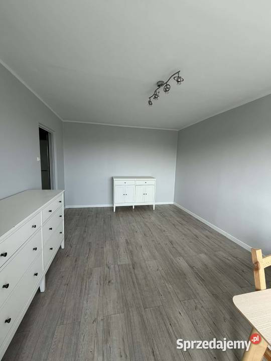 Górna ładna rozkładowa kawalerka z balkonem