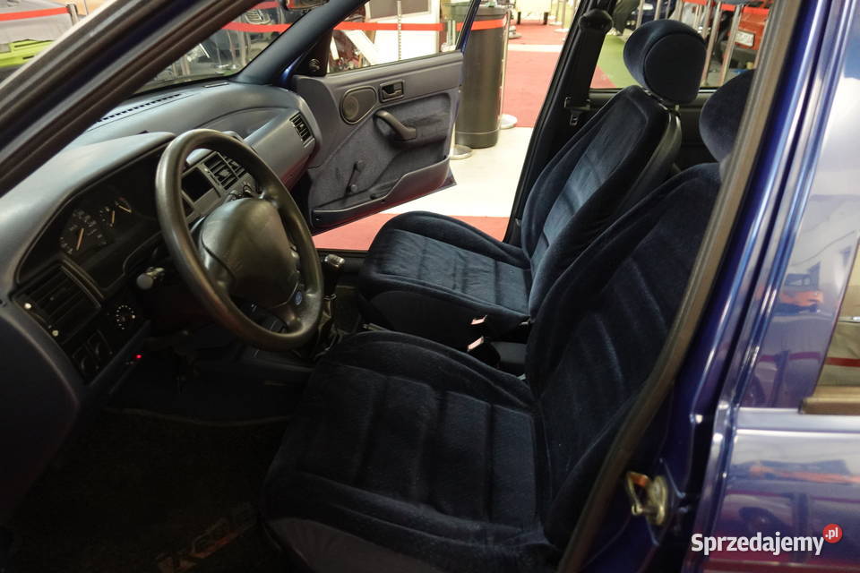 Ford Escort 16 16V CLX sedan 1 właściciel benzyna Escort Zgierz