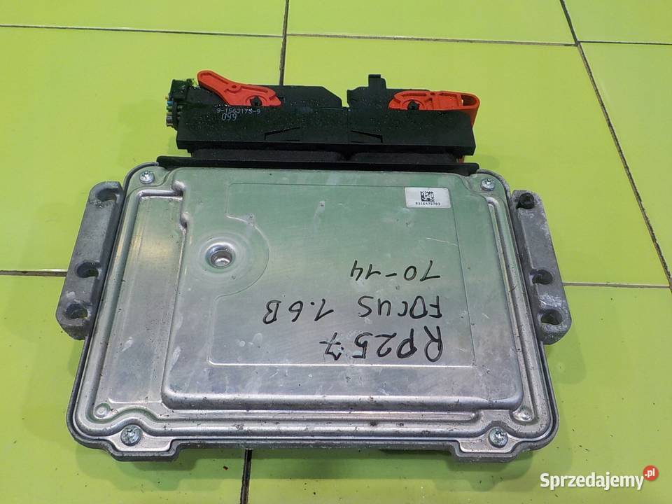 FORD FOCUS MK3 16 B 12r HB 5D sterownik komputer osobowe