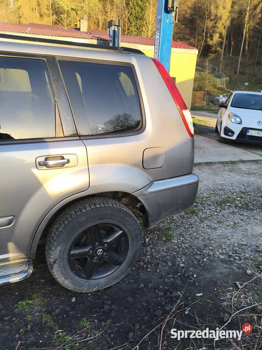 Nissan x trail 20 benzyna 4x4 hak 140KM sprzedam
