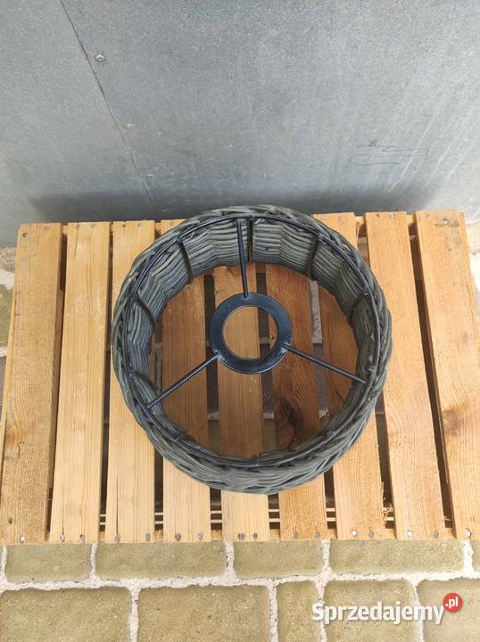 Ciemny abażur pleciony boho rattan wiklina