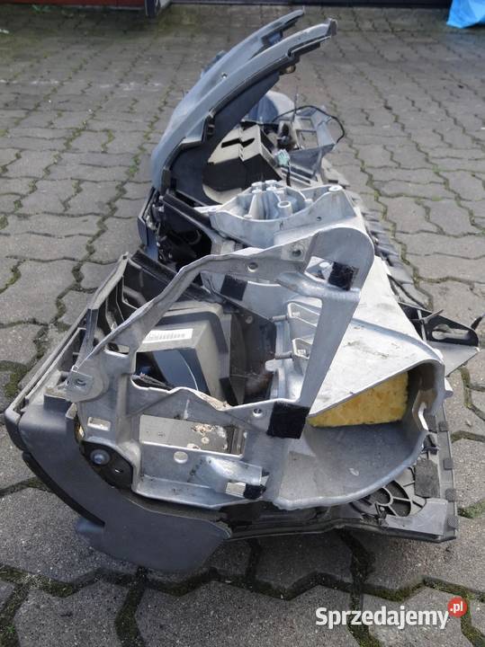 AUDI A8 D3 KONSOLA DESKA ROZDZIELCZA SWING Deski rozdzielcze, konsole Przemęt