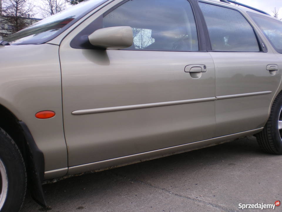 Ford Mondeo Mk2 20 benzyna kombi Ghia 1999r
