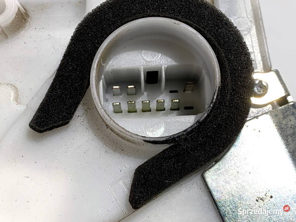 ZAMEK DRZWI PRAWY PRZÓD FIAT SEDICI Crossover osobowe