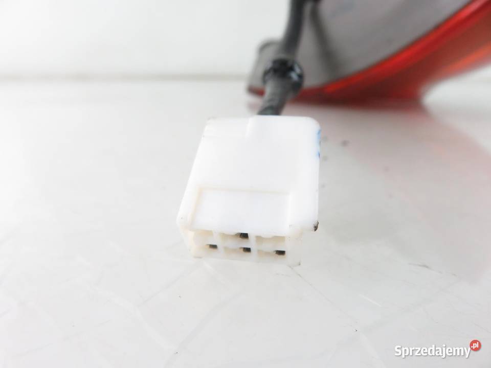 LAMPA PRAWA TYLNA LEXUS IS II Lampy tylne sprzedam