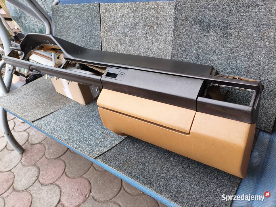 Mercedes W124 deska rozdzielcza bez drewna