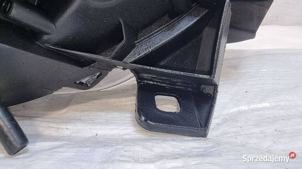 Opel Combo D lampa lewa przód 520868580E