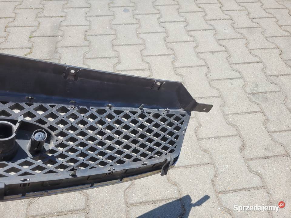 Ford focus c i 03 07 grill 3M51R8138