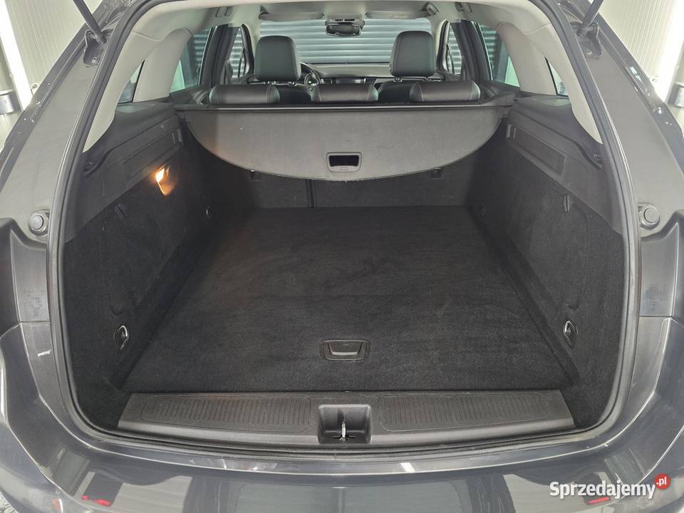Opel Astra 160Intelluxkamerasam parkuje nieuszkodzony