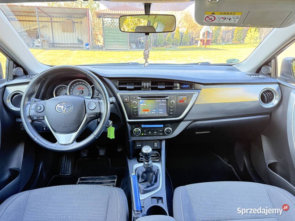 Toyota Auris 20 D4D hak kamera cofania komputer pokładowy Skarszewy