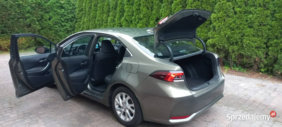 Toyota Corolla Rezerwacja AF 16 Kamera Cofania elektrycznie ustawiane fotele Samochody osobowe Gdańsk sprzedam
