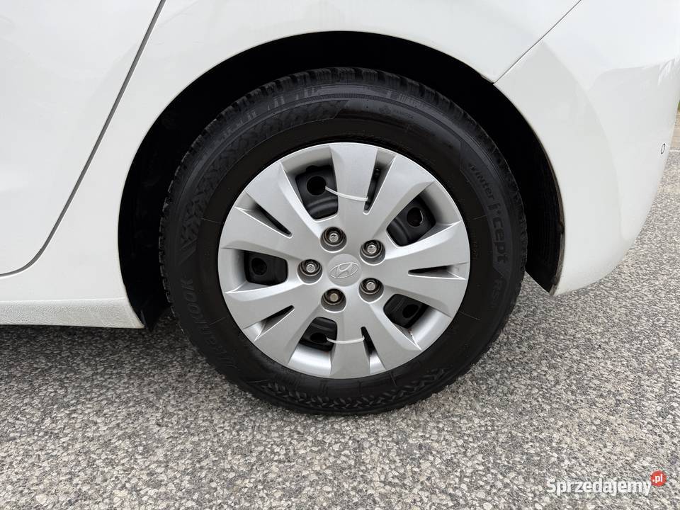 Hyundai i30 14 BENZYNA Klimatyzacja Nawigacja biały wielkopolskie Konin