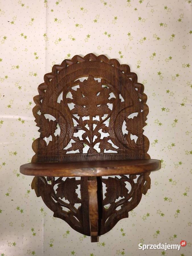 Drewniana rzeźbiona półeczka Chorzew