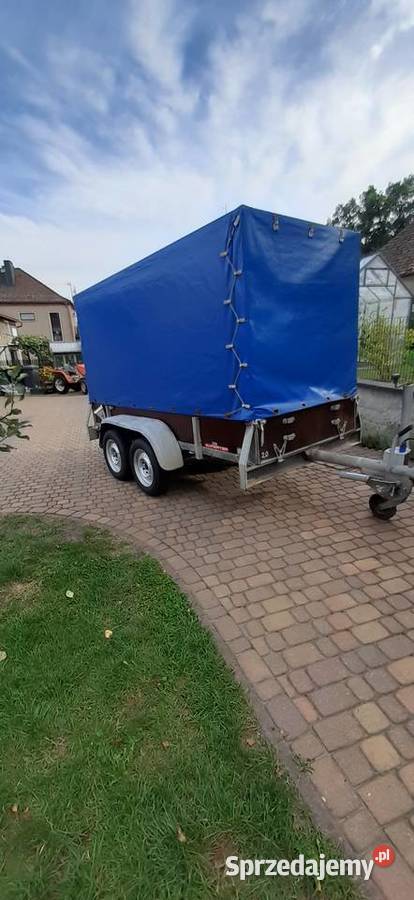Przyczepka samochodowa dwuosiowa z plandeką