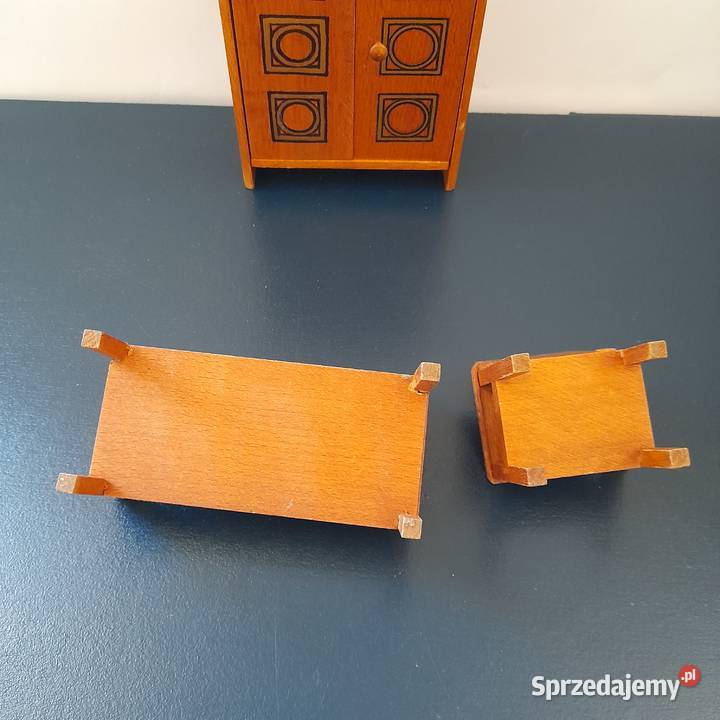 Stare drewniane mebelki lalek DDR skala112