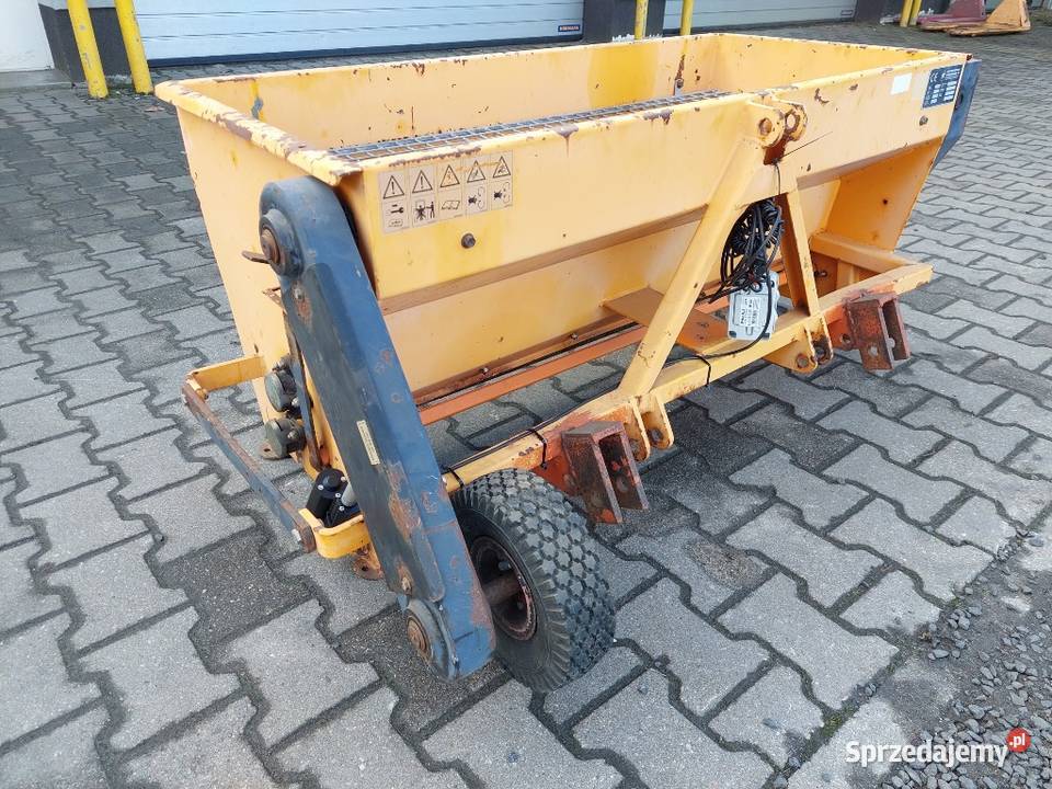 Piaskarka posypywarka zawieszana Hydromann 300K