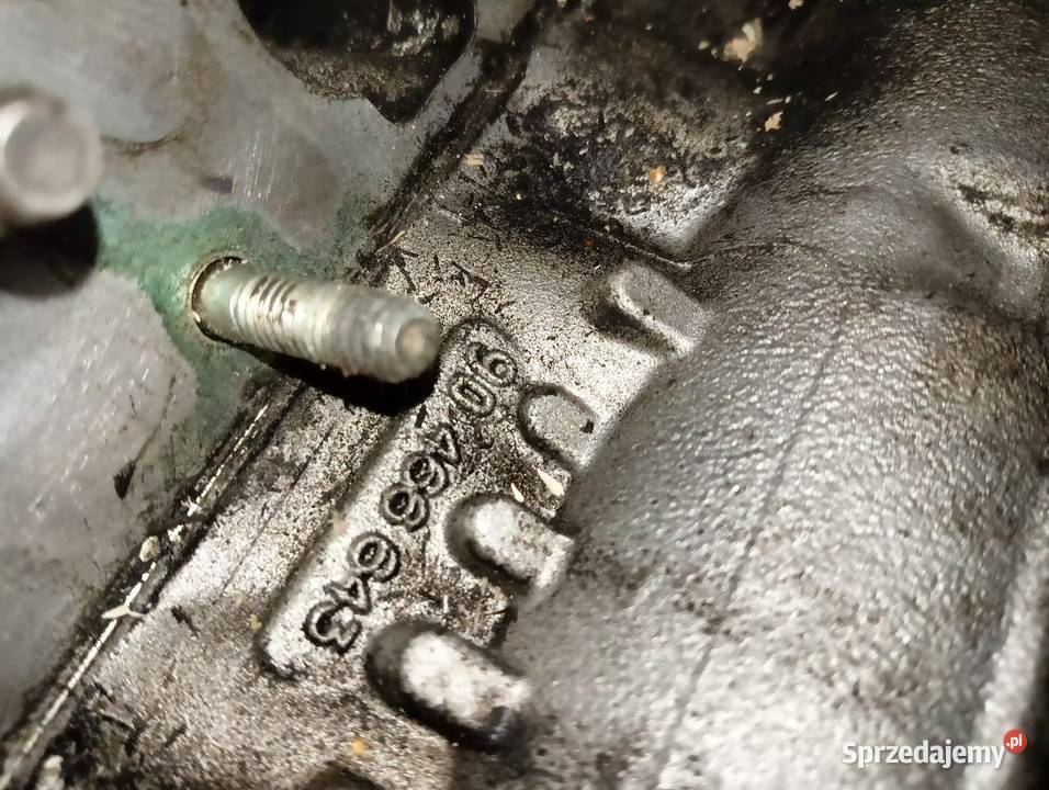 9057335792063877 Głowica Opel Frontera omega