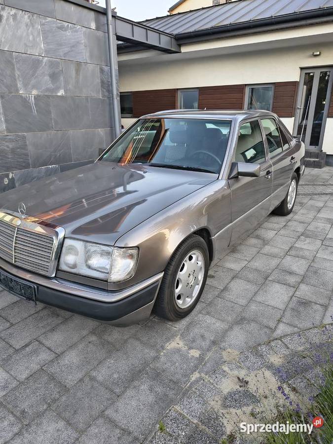 Mercedes Benz 220 E W124 bez rdzy automat lakier metallic Zamość
