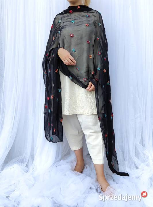 Duża chusta szal dupatta haftowana szyfon czarna