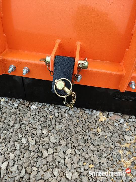 Pług Odśnieżacz C330 nieuszkodzony Olszanica