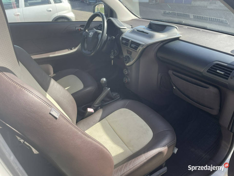 Toyota iQ Toyota iQ Klima Hatchback dolnośląskie Syców