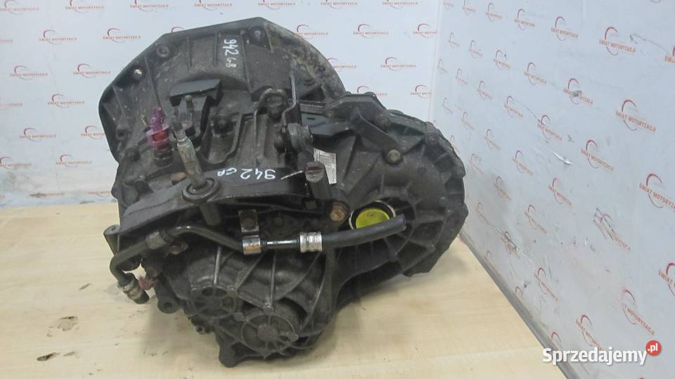 TRAFIC VIVARO 20 DCI M9R786 114 11r 169 skrzynia świętokrzyskie