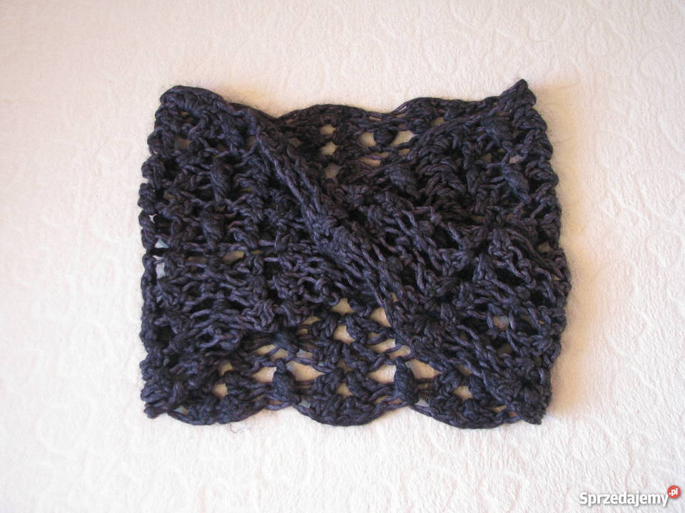 Ażurkowy szal komin w kolorze ciepłego grafitu