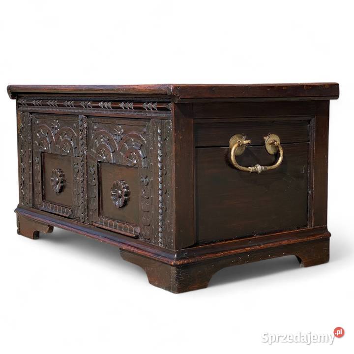 Stara drewniana rzeźbiona skrzynia kufer Gryfice