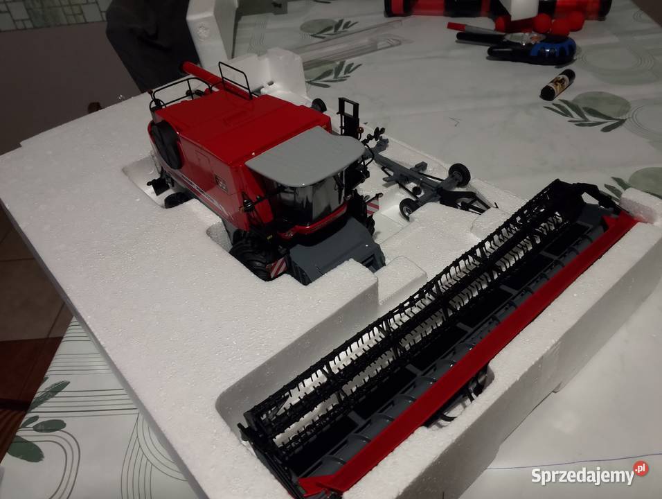 Model kombajnu Massey Ferguson Fortia lubelskie Stryjno Pierwsze sprzedam