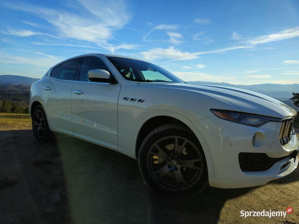 Maserati Levante centralny zamek Maserati dolnośląskie