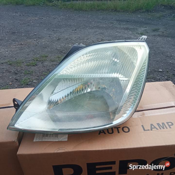 Lampy przednie przód ford fiesta mk5 0205