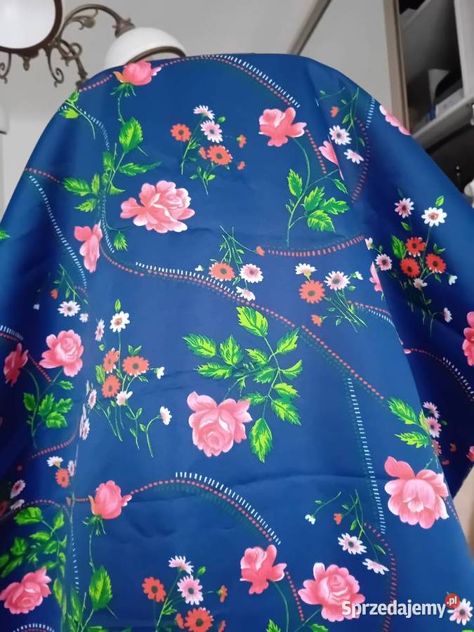 satyna w kwiaty z metra Warszawa