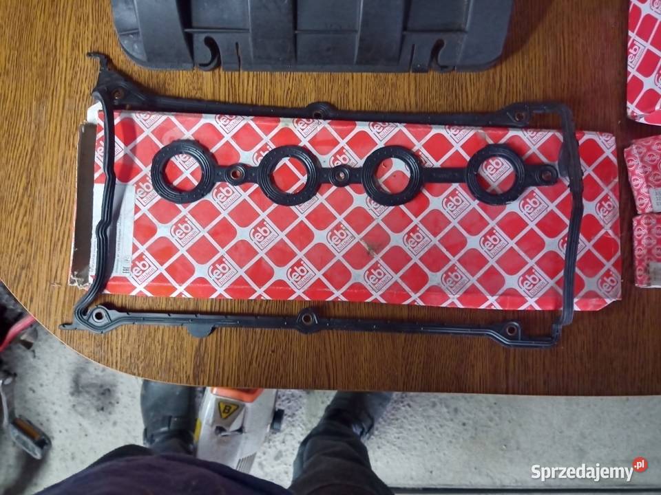 Uszczelka pod pokrywę zaworów Audi VW Skoda Dębica