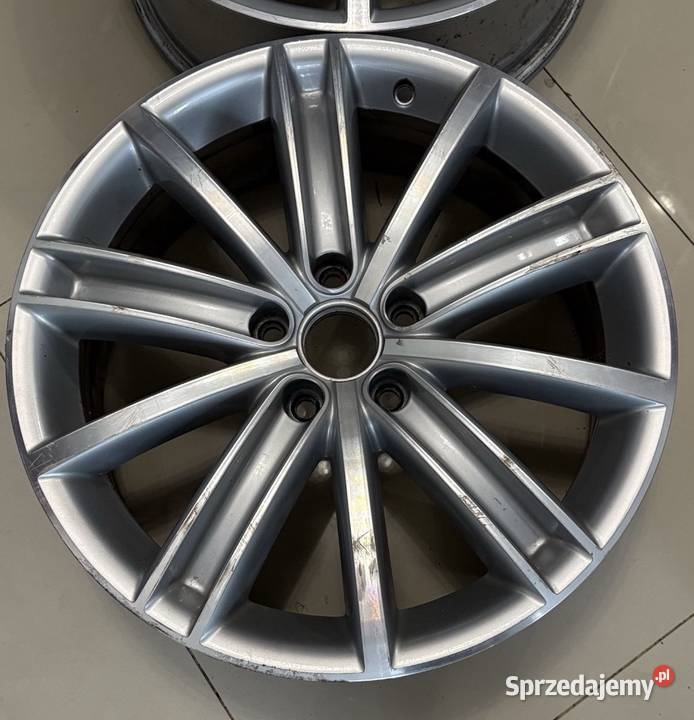 Felga Vw Tiguan Oryginal 5N0601025AF stan ładny Średnica 18" mazowieckie Warszawa