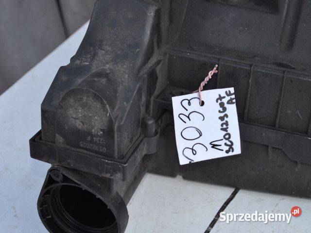 passat B6 19 filtr powietrza 3C012960717F sprzedam