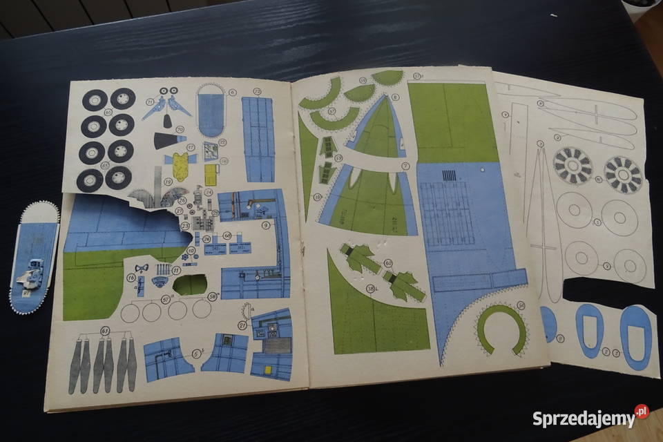 Zestaw 13 sztuk Modeli kartonowych Skierniewice sprzedam
