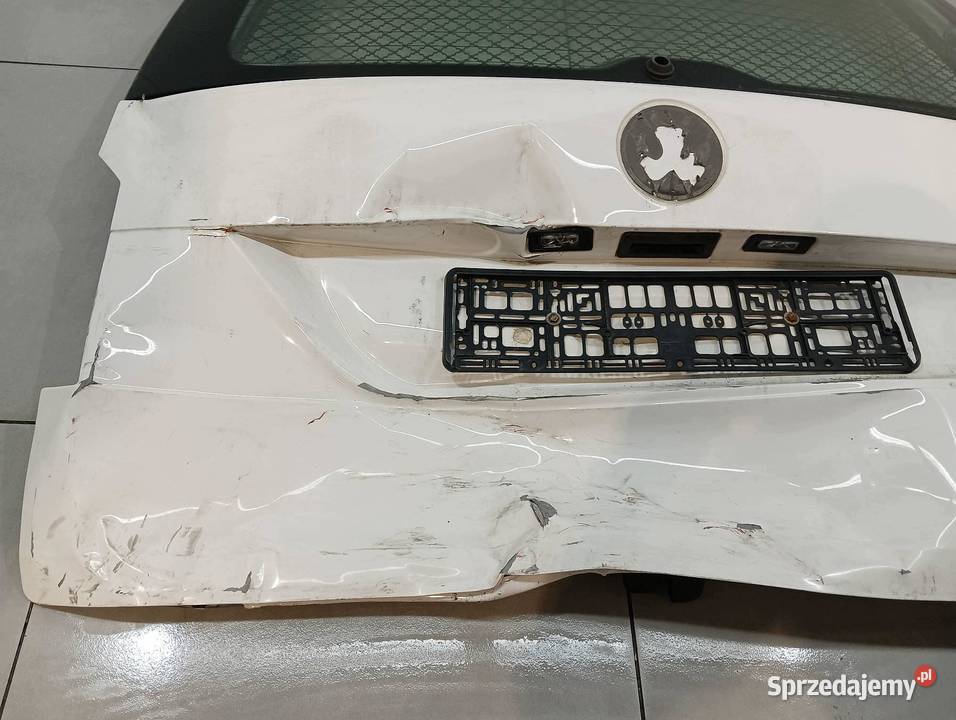 KLAPA TYŁ SZYBA USZKODZONA LIFT 18R VW Rok produkcji 2018 sprzedam