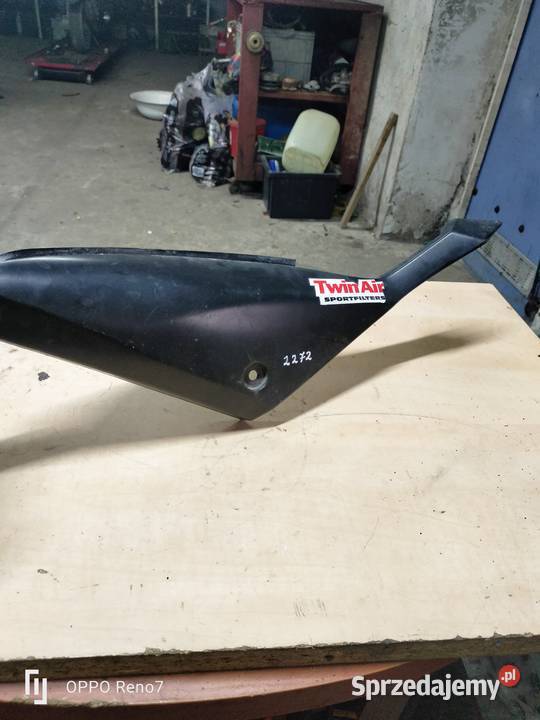 Yamaha TZR 50 prawy boczek pod siedzeniem Pozostałe Łubno
