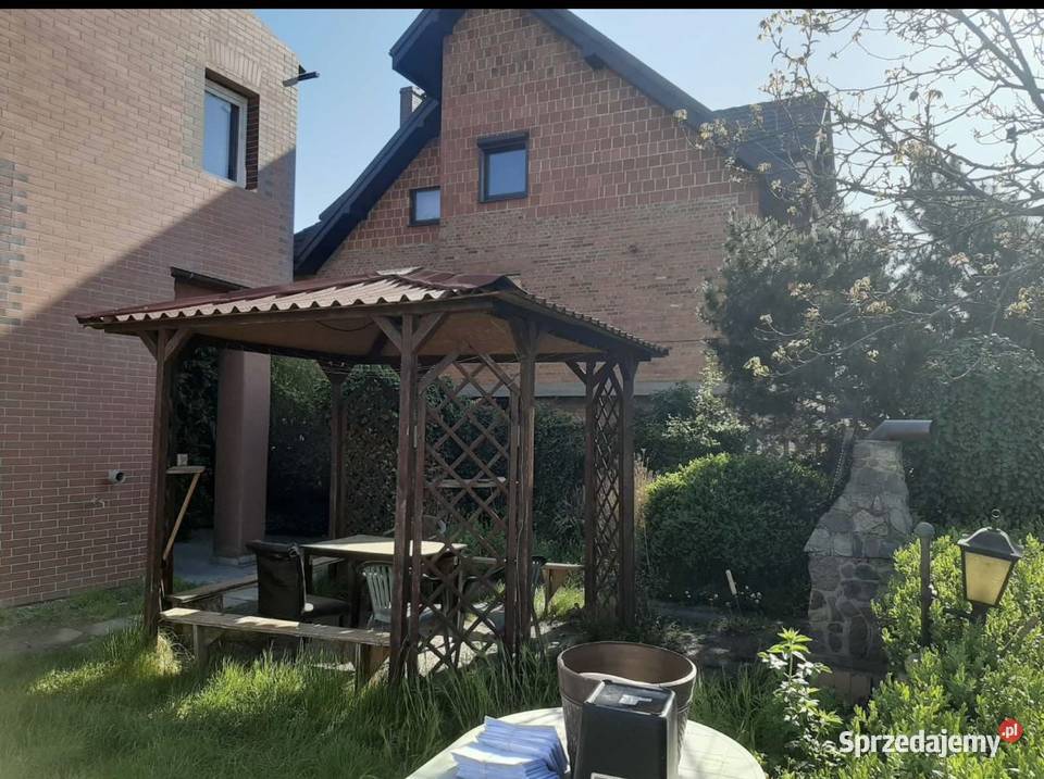 Na szpredarz dom Biskupa Adama Konarskiego do zamieszkania Kobylin sprzedam