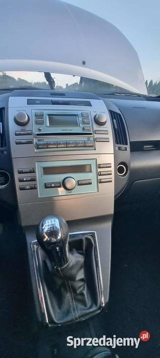 Toyota corolla versa Jasień