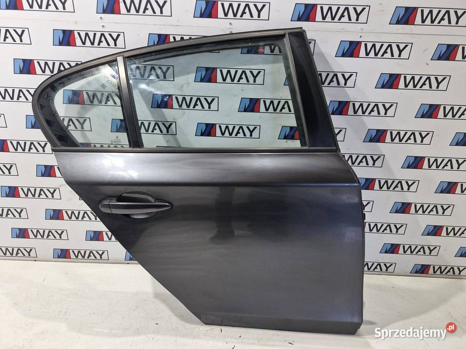 BMW E87 DRZWI PRAWE PRAWY TYŁ A227 Drzwi
