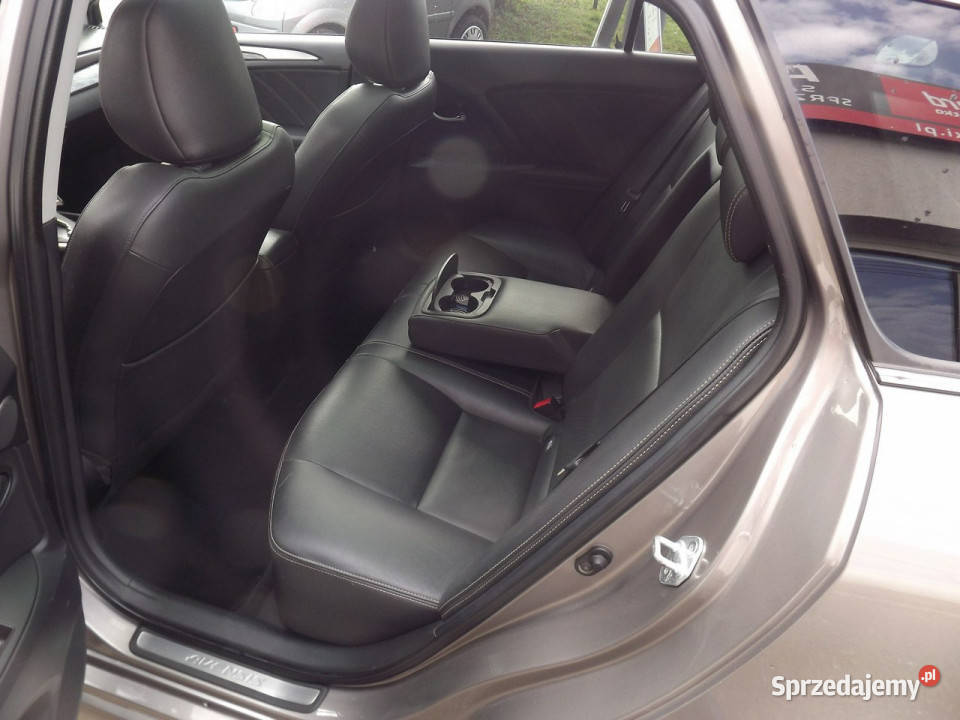 Toyota Avensis III 2009 Rok produkcji 2015