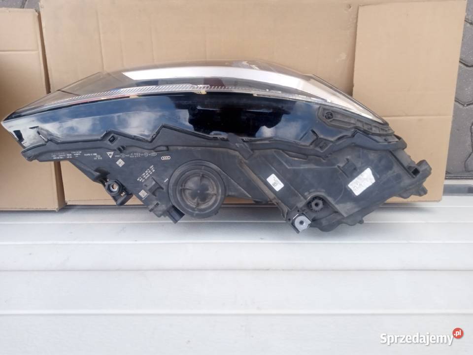 Audi Q7 19r lampy przednie Oświetlenie