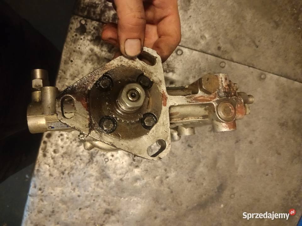 Pompa wtryskowa do ursusa c385 i c 328 Miechów