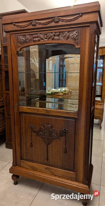 piękna witrynaserwantka secesyjnasklep Dąbrowa