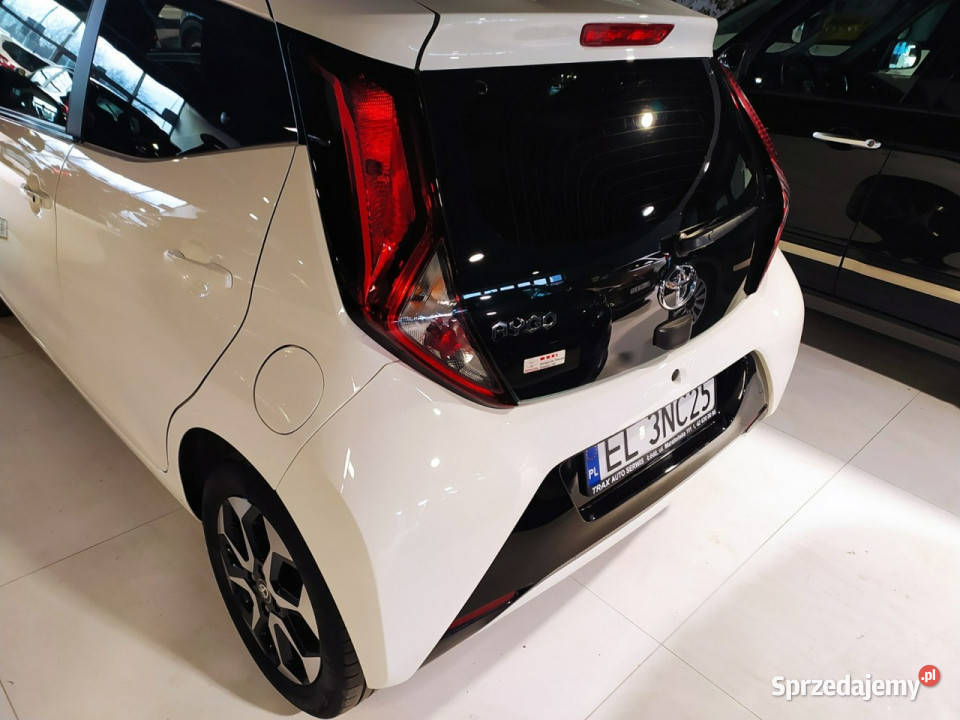 Toyota Aygo 10 72 TREND Niski przebieg Zadbany manualna sprzedam