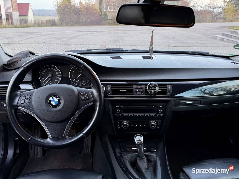 BMW Seria 3 E92 LCI 318i 2011r Oryginalny Pilzno sprzedam
