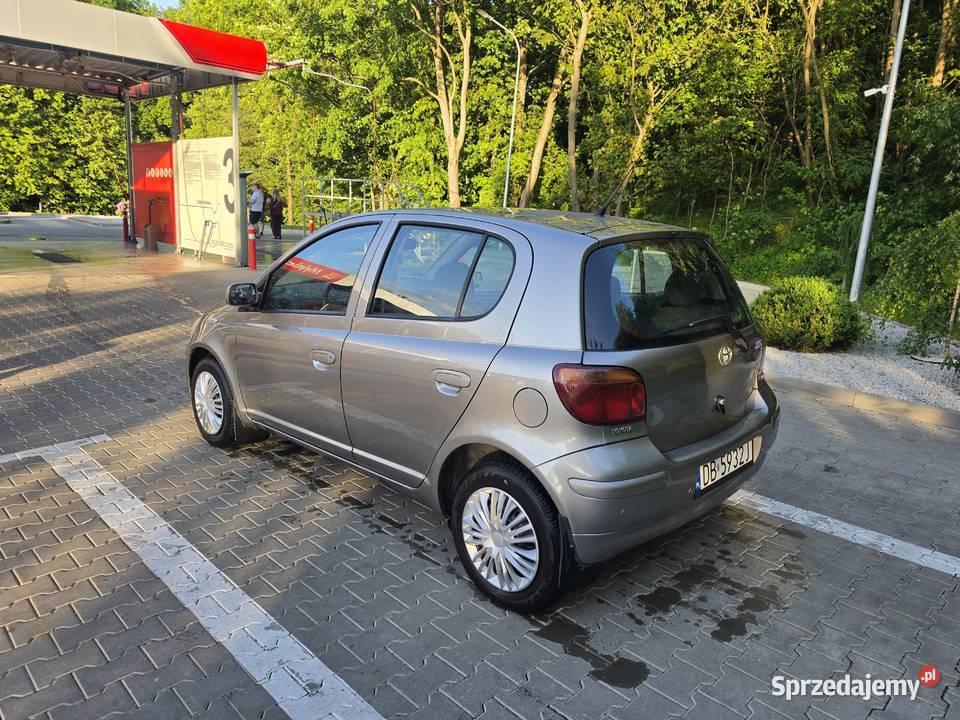 Toyota Yaris 10 benz 160 przebiegu nieuszkodzony Wałbrzych